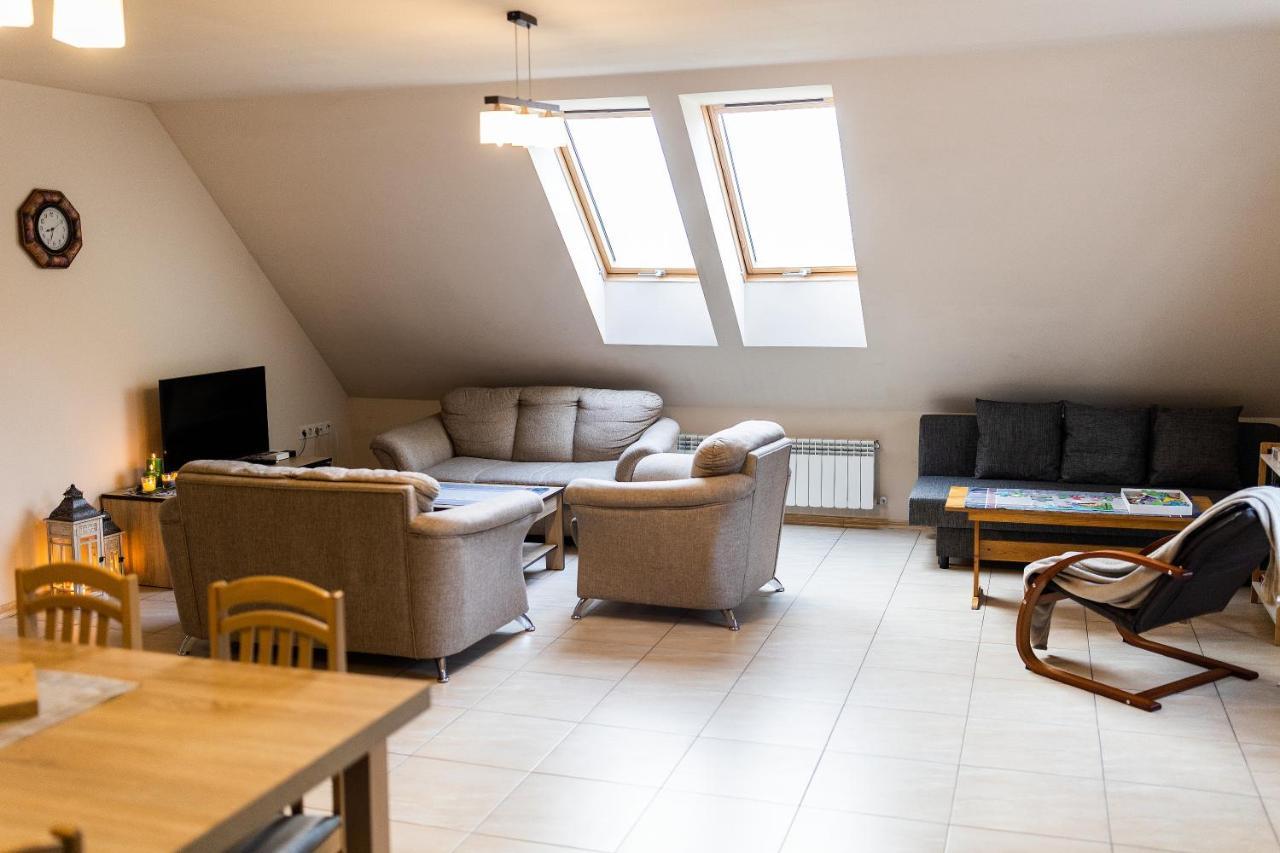 Rodzinny Apartament Folker Wegierska Gorka Exterior foto